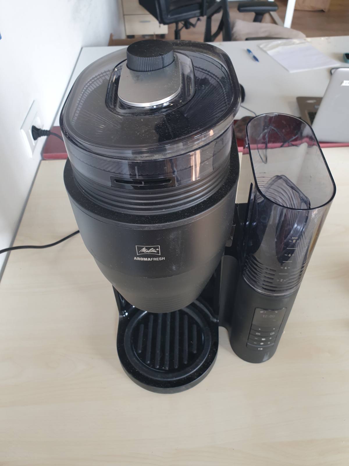 288106 - MELITTA Makinë kafeje AromaFresh Therm Pro X, për deri në 8 filxhanë, me filtr me mulli, e zezë/argjendtë
