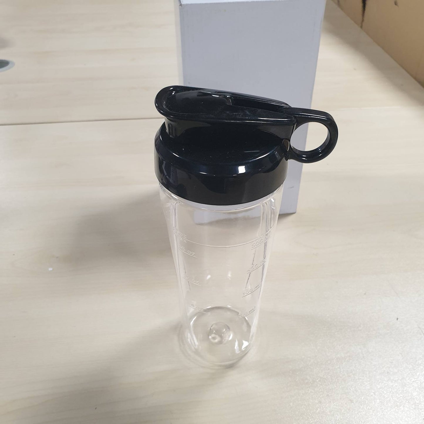 288439 - RUSSELL HOBBS Shishe për pije, 600 ml, pa BPA, e sigurt për lavastovilje, për smoothie dhe si shishe sportive