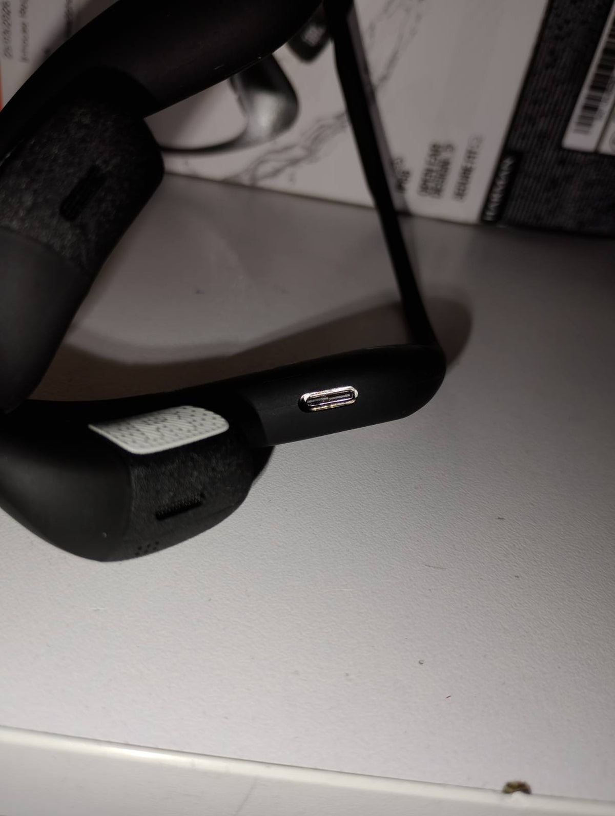 299201 - JBL Kufje Endurance Pace Open-Ear Sport me Bluetooth, jetëgjatësi baterie 10 orë, rrip qafe me tela memorieje prej titaniumi, rezistencë ndaj ujit/pluhurit IP68, teknologji JBL OpenSound, e zezë/gri