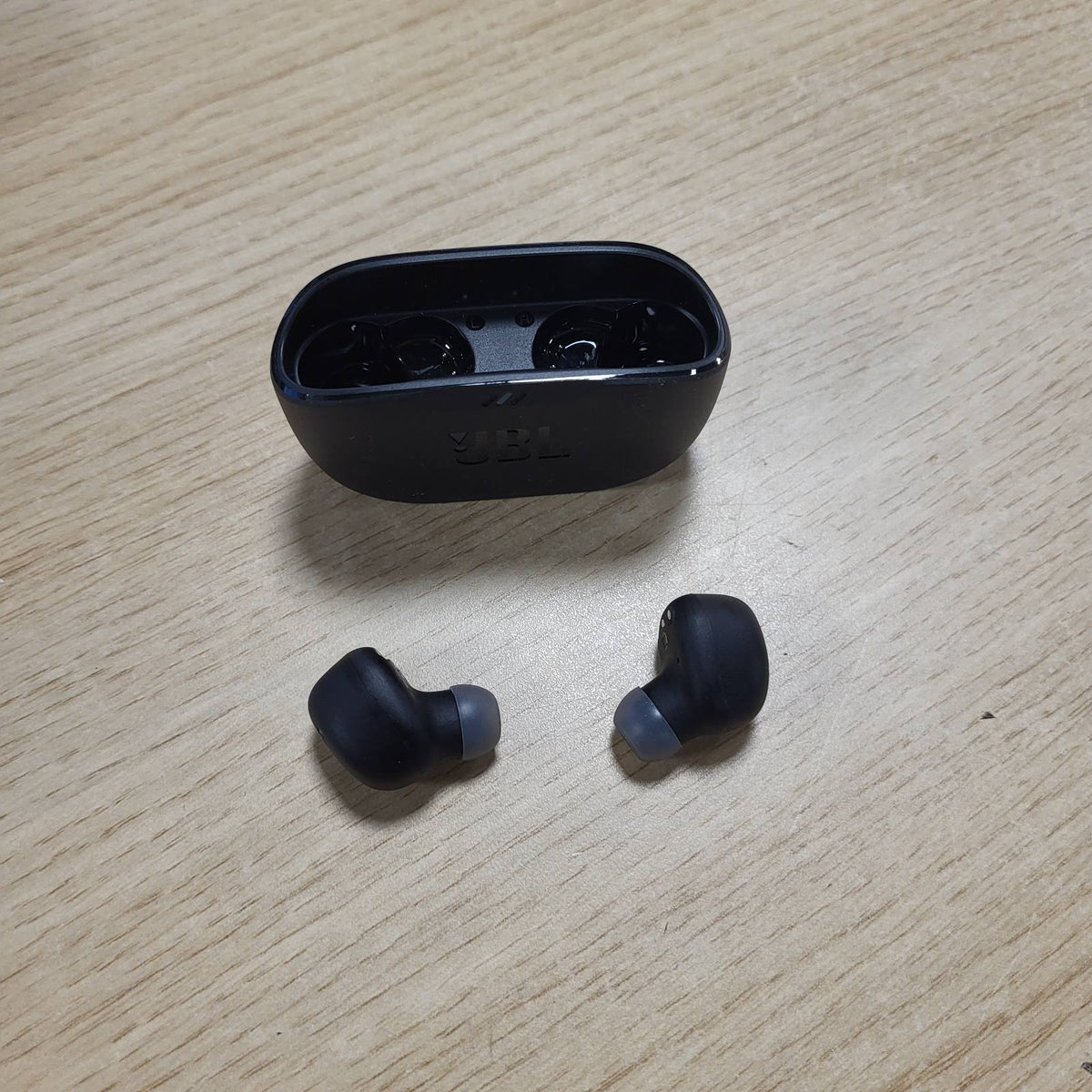 299144 - JBL WAVE BUDS 2 Kufje pa tel Bluetooth, anulim zhurme, kohë riprodhimi 40 orë, IP54, e zezë