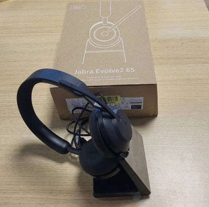 272682 - JABRA EVOLVE2 65 Kufje pa tel për PC, Kufje stereo të çertifikuara me mbështetje karikimi, Adaptues Bluetooth USB-A, të zeza