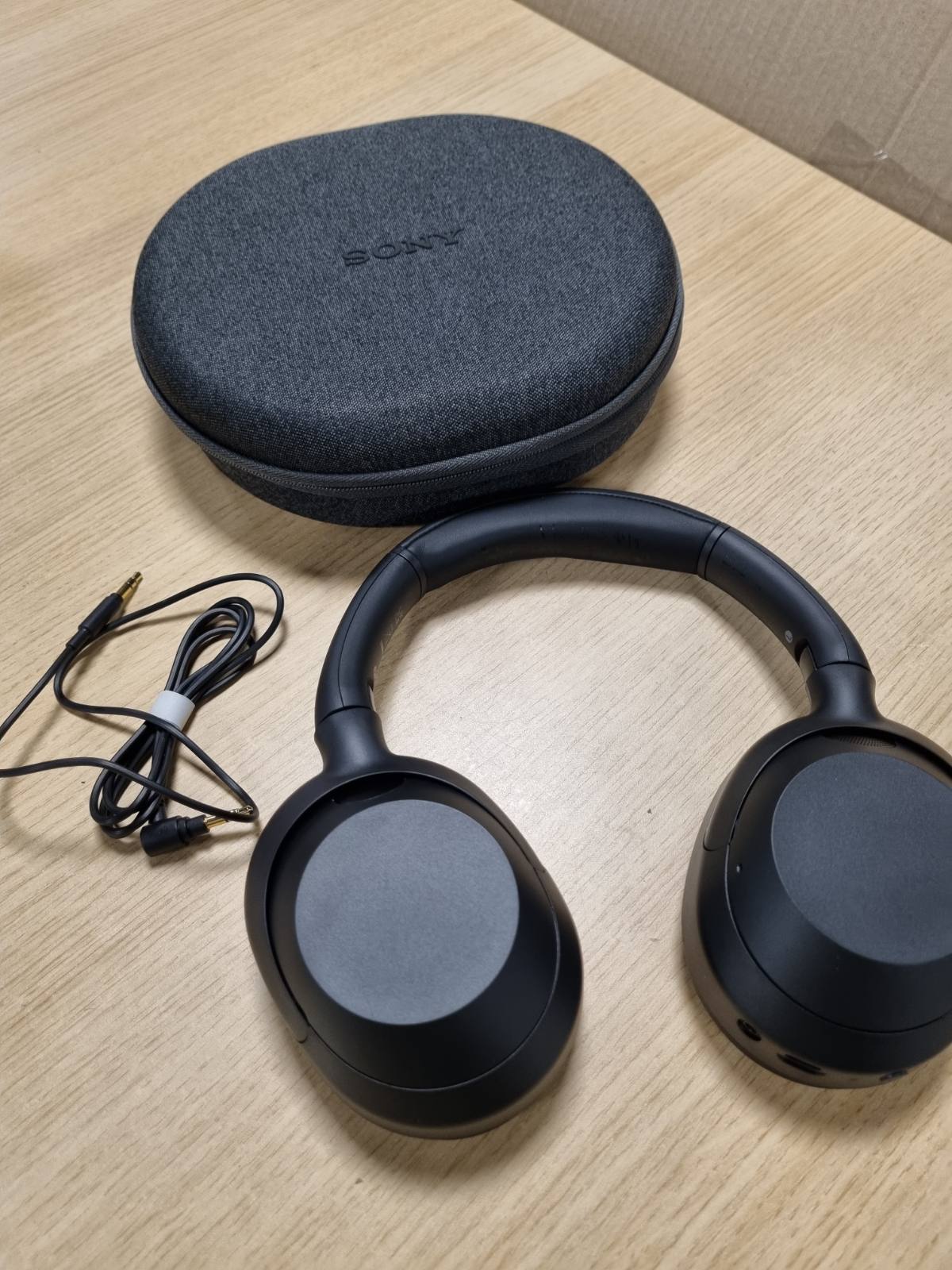 272669 - SONY ULT WEAR, Kufje pa tel me anulim zhurmash, ULT Power Sound, bas të thellë maksimal, i njëjti procesor si WH-1000XM5, thirrje të qarta, jetëgjatësi baterie 30 orë, të pajtueshme me iOS dhe Android - të zeza