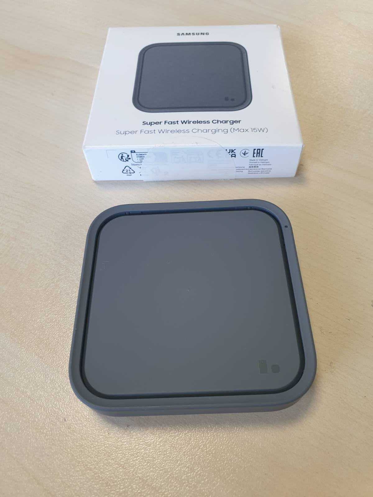 295973 - SAMSUNG Mbushës karikimi pa tel EP-P2400