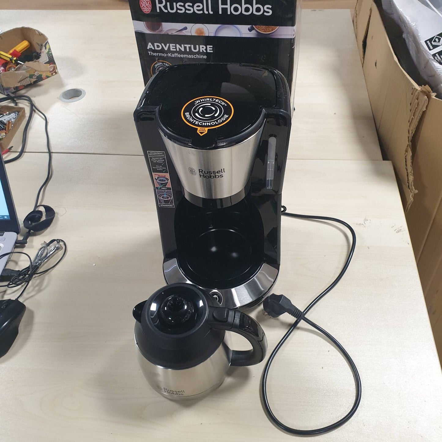 288328 - RUSSELL HOBBS Makinë kafeje [Koka dushi për nxjerrje dhe aromë optimale] Adventure (1 deri në 8 gota, karafe termike 1.0l, mbyllje automatike, ndalim pikimi, 1100W) Makinë kafeje me filtër 24020-56