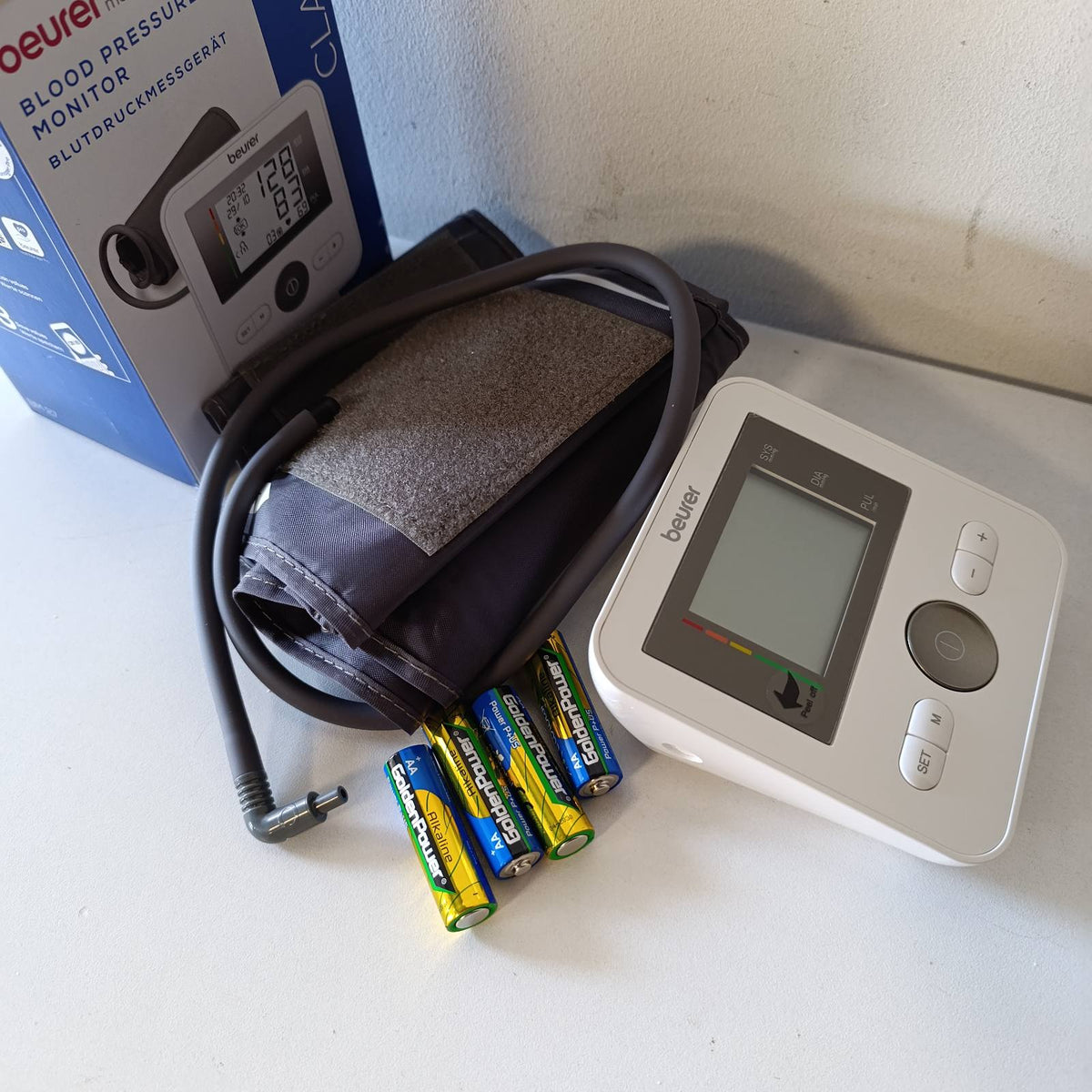 293452 - BEURER Monitor tensioni i gjakut BM 27, për krahun e sipërm, manshetë 22-42 cm, i validuar klinikisht, tregues rreziku, zbulim i aritmisë, transferim të dhënash në Apple Health.
