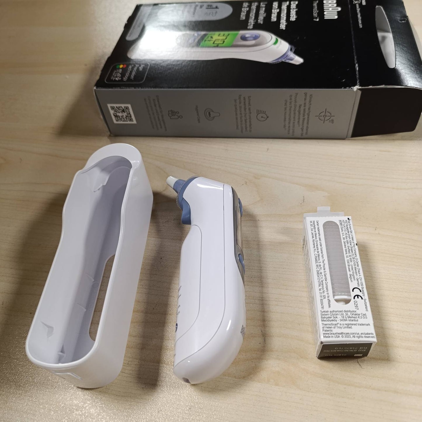 275136 - BRAUN Termometër Veshi ThermoScan 7 BRAIRT6520 | Teknologji Precizionit Age | Ekran Dixhital me Kodim Ngjyrash | Miqësor për Foshnje dhe Fëmijë të Vegjël