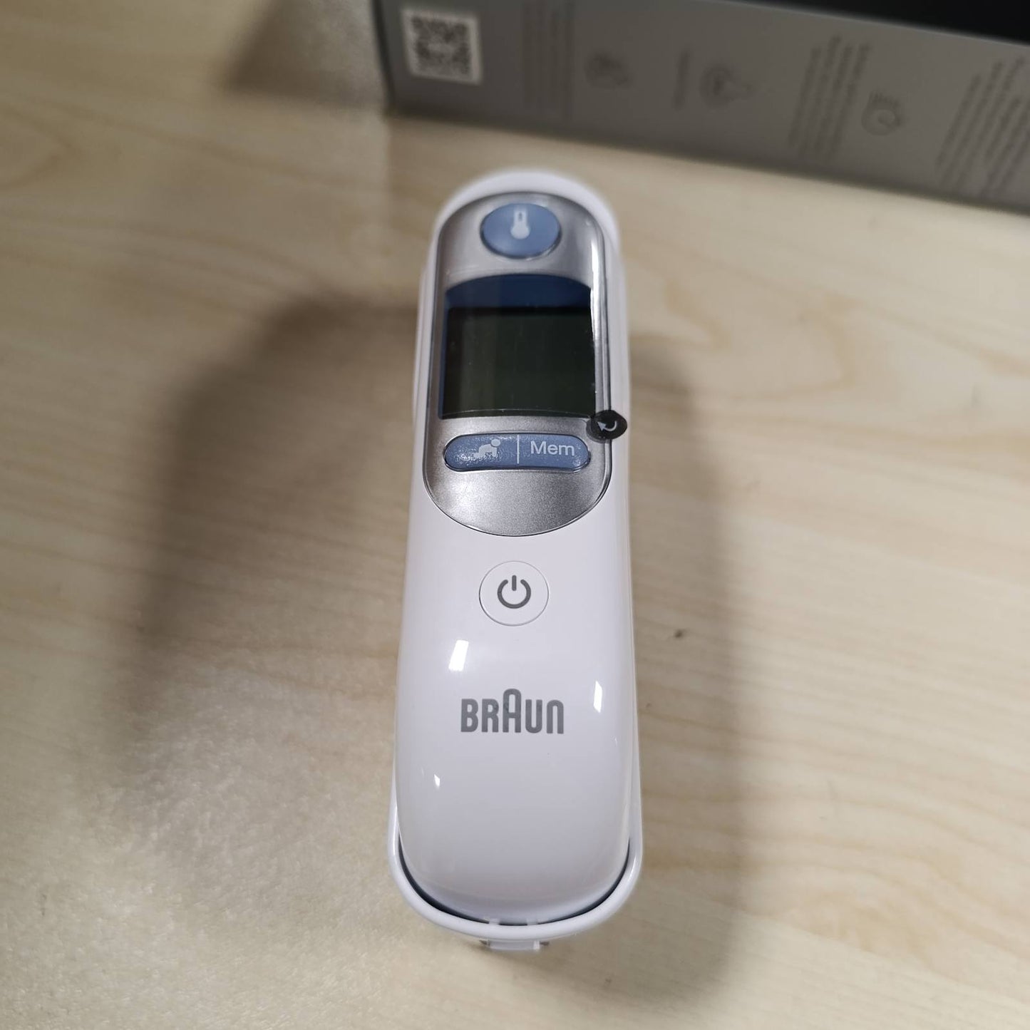 275136 - BRAUN Termometër Veshi ThermoScan 7 BRAIRT6520 | Teknologji Precizionit Age | Ekran Dixhital me Kodim Ngjyrash | Miqësor për Foshnje dhe Fëmijë të Vegjël