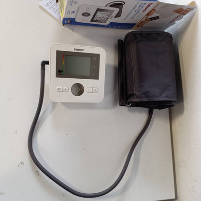 275309 - Monitor tensioni i gjakut Beurer BM27 për krahun e sipërm për përdorim në shtëpi me pranga të rregullueshme, 120 sete memorieje,