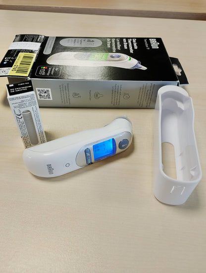 292925 - BRAUN Termometër Veshi ThermoScan 7 BRAIRT6520 | Teknologji Precizionit Age | Ekran Dixhital me Kodim Ngjyrash | Miqësor për Foshnje dhe Fëmijë të Vegjël