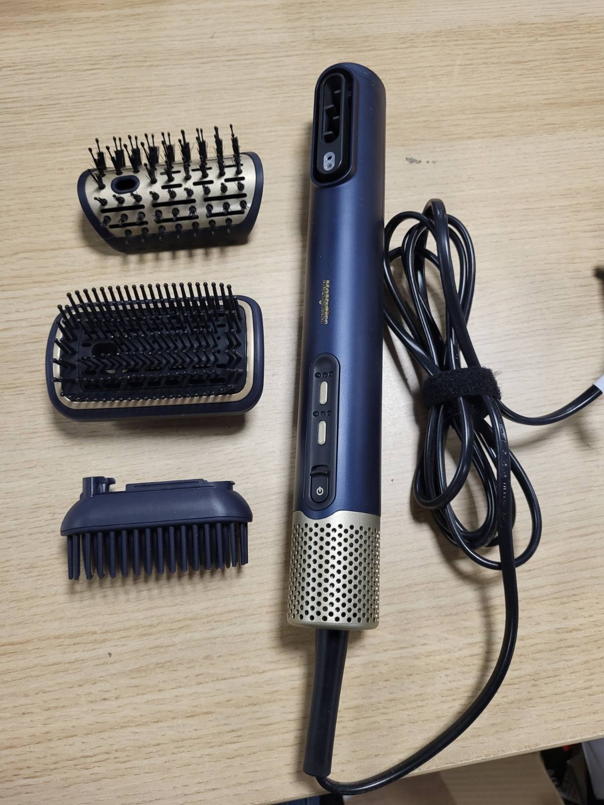 289413 - BABYLISS Air Wand - Tharëse flokësh, piastër dhe stilues AS6553E, teknologji jonike, pa dëmtime nga nxehtësia
