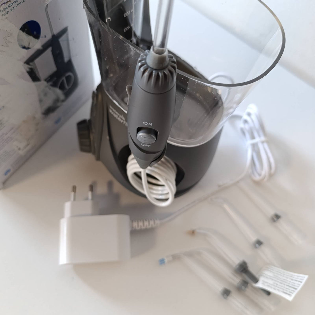 315355 - Pastrues Uji Ultra Profesional, Spërkatës Dentar me 7 Gryka dhe 10 Nivele Presioni, Gri (WP-667EU)