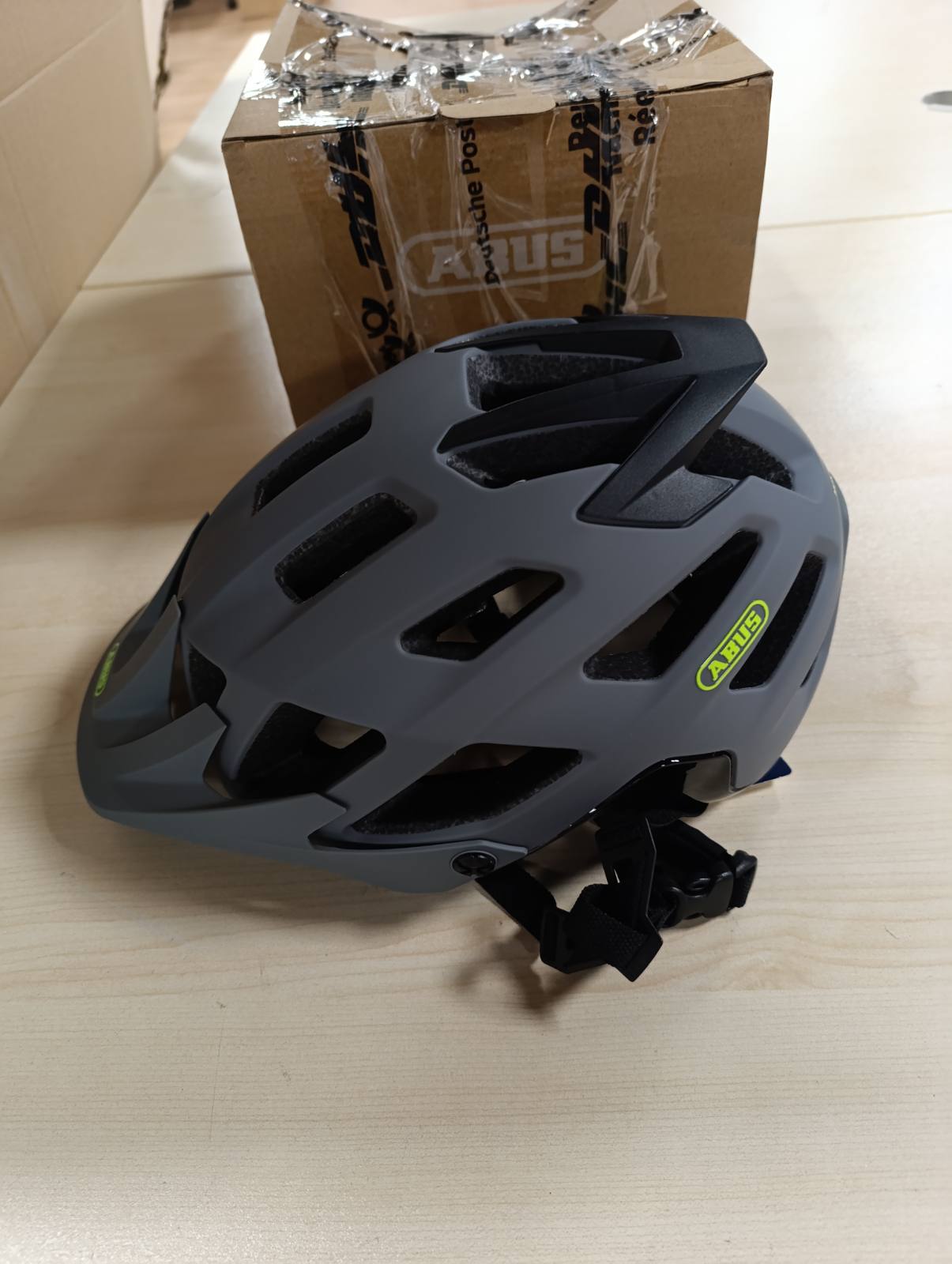 292235 - ABUS Helmetë MTB Moventor 2.0, Helmetë e rehatshme për biçikletë jashtë rrugës, për burra dhe gra, Gri mat, L