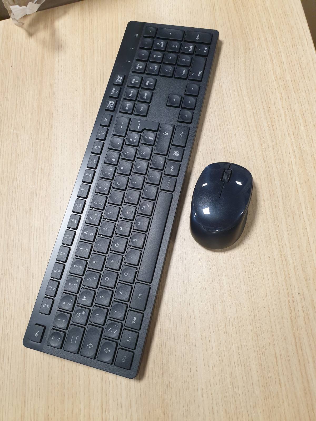 296085 - SET TASTIERE DHE MAUSI PA TEL LEADSAIL K786, PARAQITJE GJERMANE QWERTZ, SHTYPJE TASTIERE PA ZHURMË, 2.4 GHZ ME MARRËS NANO USB 2-NË-1 PËR PC/LAPTOP (I ZI)
