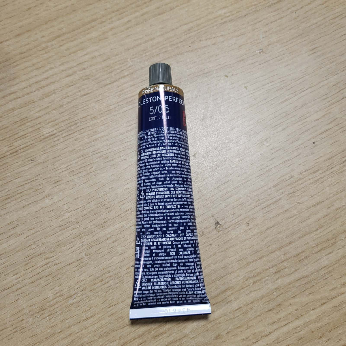 301147 - WELLA PROFESSIONALS Koleston Perfect Pure Naturals, Ngjyrë e përhershme për flokë, 60 ml, 5/05 Ngjyrë kafe e çelët natyrale mahagoni
