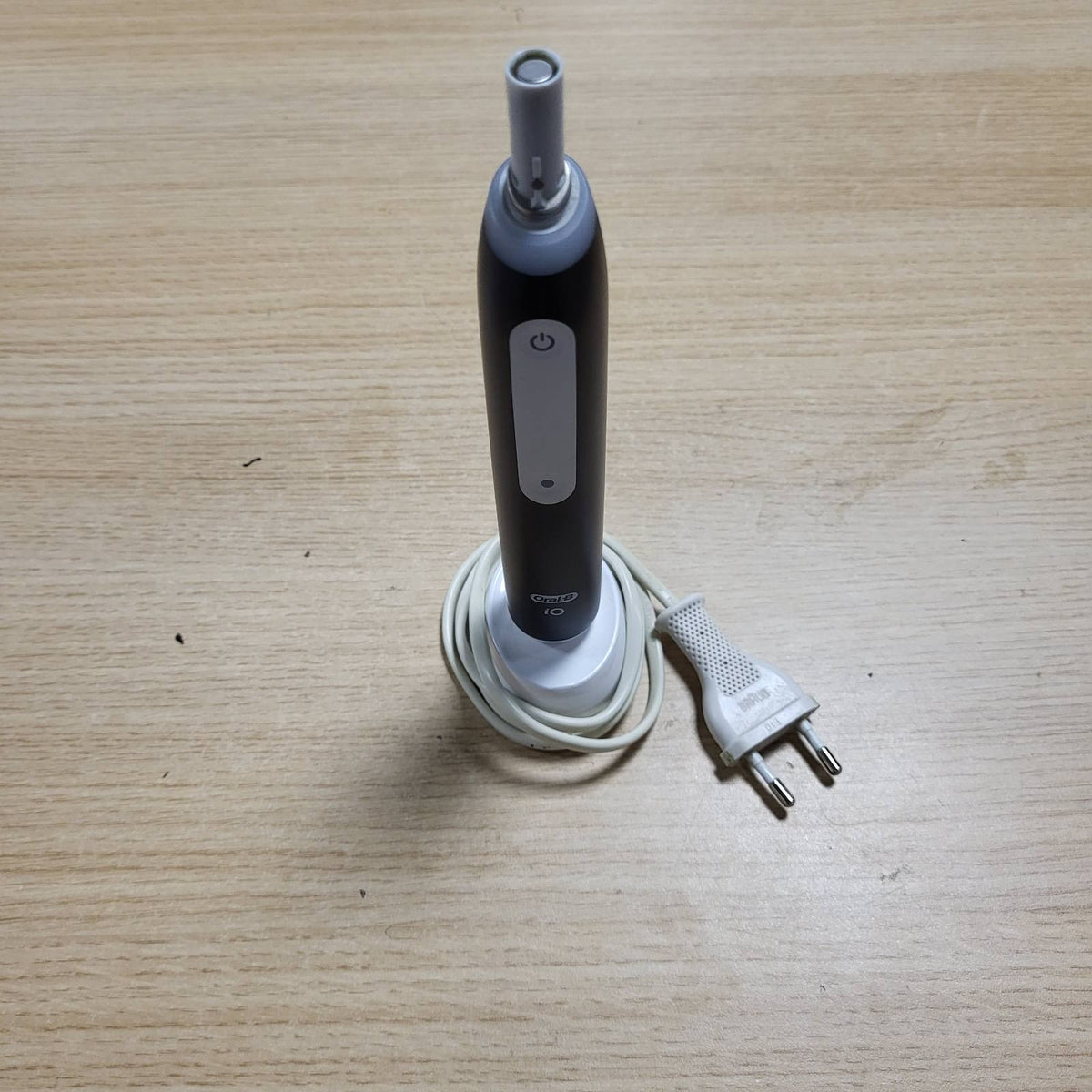 307139 - ORAL-B Furçë dhëmbësh elektrike iO Series 3, e zezë