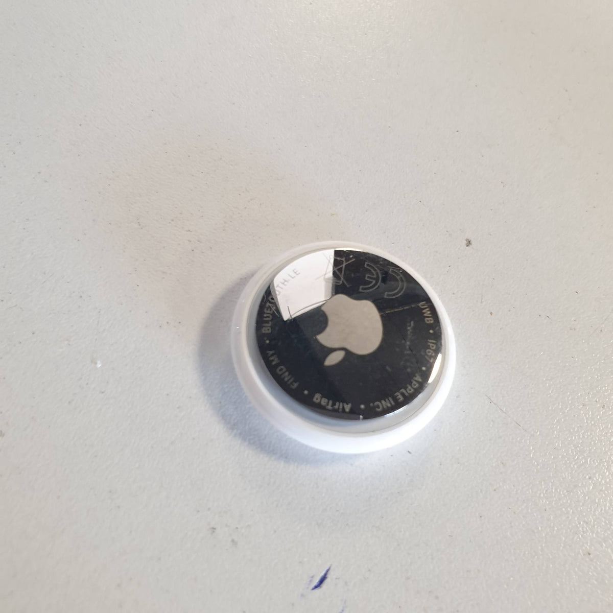 309982 - APPLE AirTag (gjenerata e 2-të): Gjurmues për varëse çelësash, portofolë; Vendndodhja me sinjal të dëgjueshëm; Konfigurim me një prekje me iPhone ose iPad