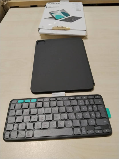 309486 - LOGITECH Flip Folio, Kuti me Tastierë për iPad Pro 11 inç (M4 dhe M5) dhe iPad Air 11 inç (M2 dhe M3) (Gjenerata e 5-të - 2024), Kuti Mbrojtëse me Tastierë Bluetooth të Ruajtshme, QWERTZ Gjerman – Grafit