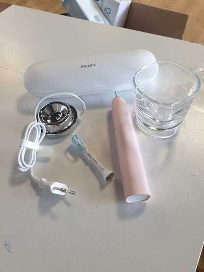 315080 - onicare DiamondClean 9000, Furçë dhëmbësh elektrike Sonic, sensor presioni, 4 mënyra larjeje, 3 nivele intensiteti, xham karikimi, kuti udhëtimi USB, HX9911/29