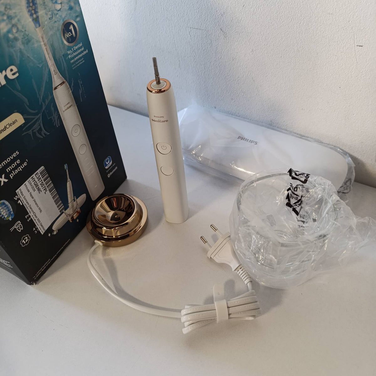 315079 - onicare DiamondClean 9000, Furçë dhëmbësh elektrike, 4 mënyra larjeje, 3 nivele intensiteti, sensor presioni, lidhje aplikacionesh, kuti udhëtimi USB, ngjyrë rozë ari, HX9911/94