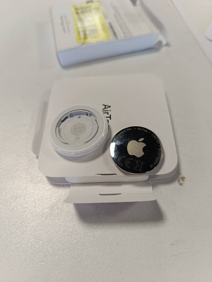 309978 - APPLE AirTag (gjenerata e 2-të): Gjurmues për varëse çelësash, portofolë; Vendndodhja me sinjal të dëgjueshëm; Konfigurim me një prekje me iPhone ose iPad