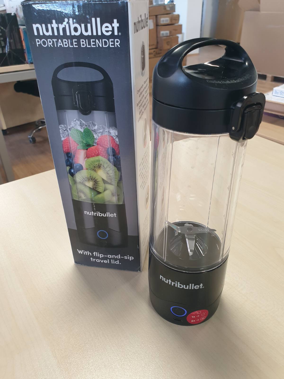 288370 - NUTRIBULLET Përgatitës portativ për smoothie, filxhan 475 ml, pa BPA, pa tel, i rikarikueshëm për mbi 15 cikle përzierjeje, mini blender portativ, thërrmon akullin dhe frutat, i zi, NBP003B