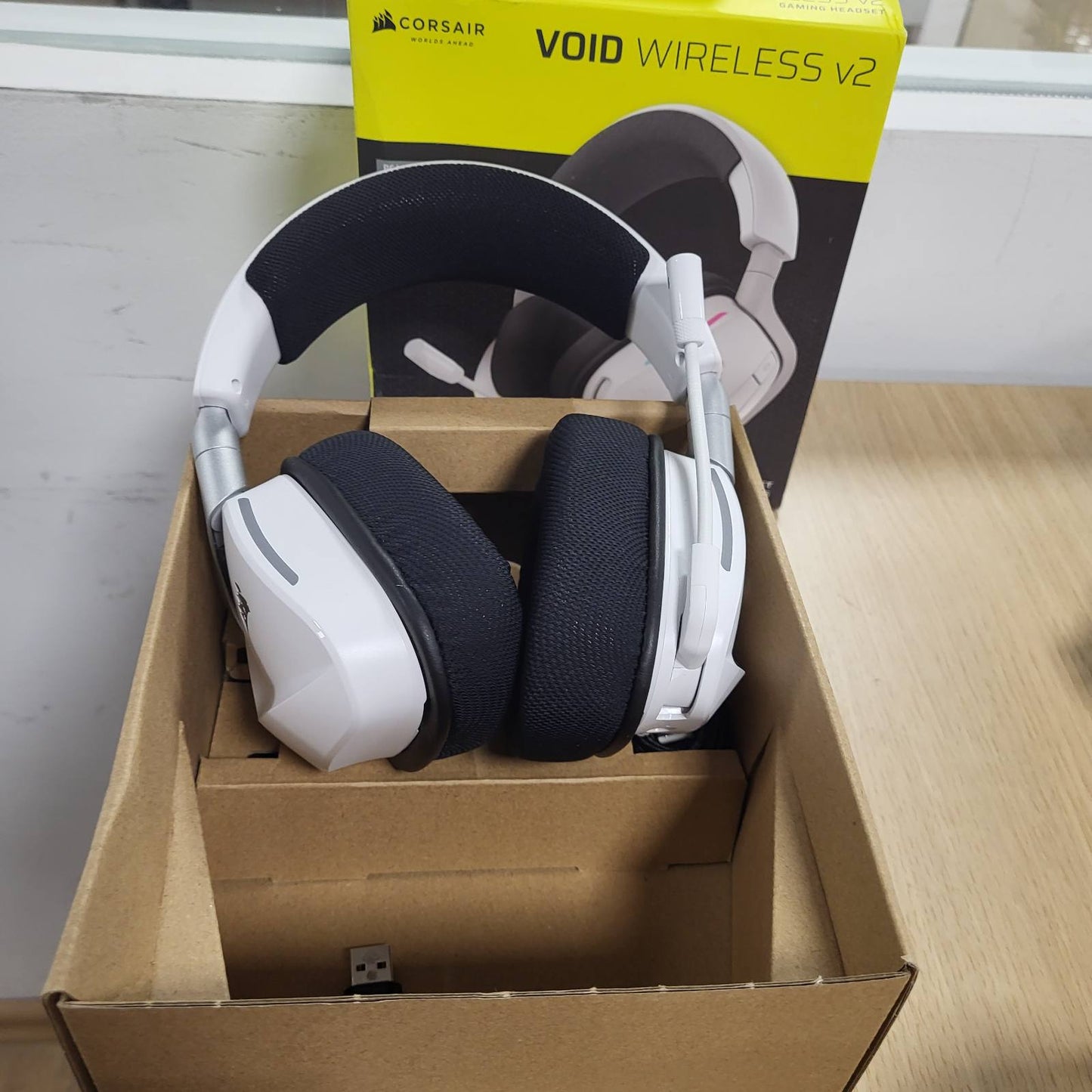 276113 - CORSAIR VOID V2 Kufje për Lojëra Pa Tel me Bluetooth, për PC, PS5, PS4, Switch dhe Mobile, Dolby Atmos, Dy Platforma Pa Tel, Bateri e Zgjatur, Karikim i Shpejtë, Dy Tone