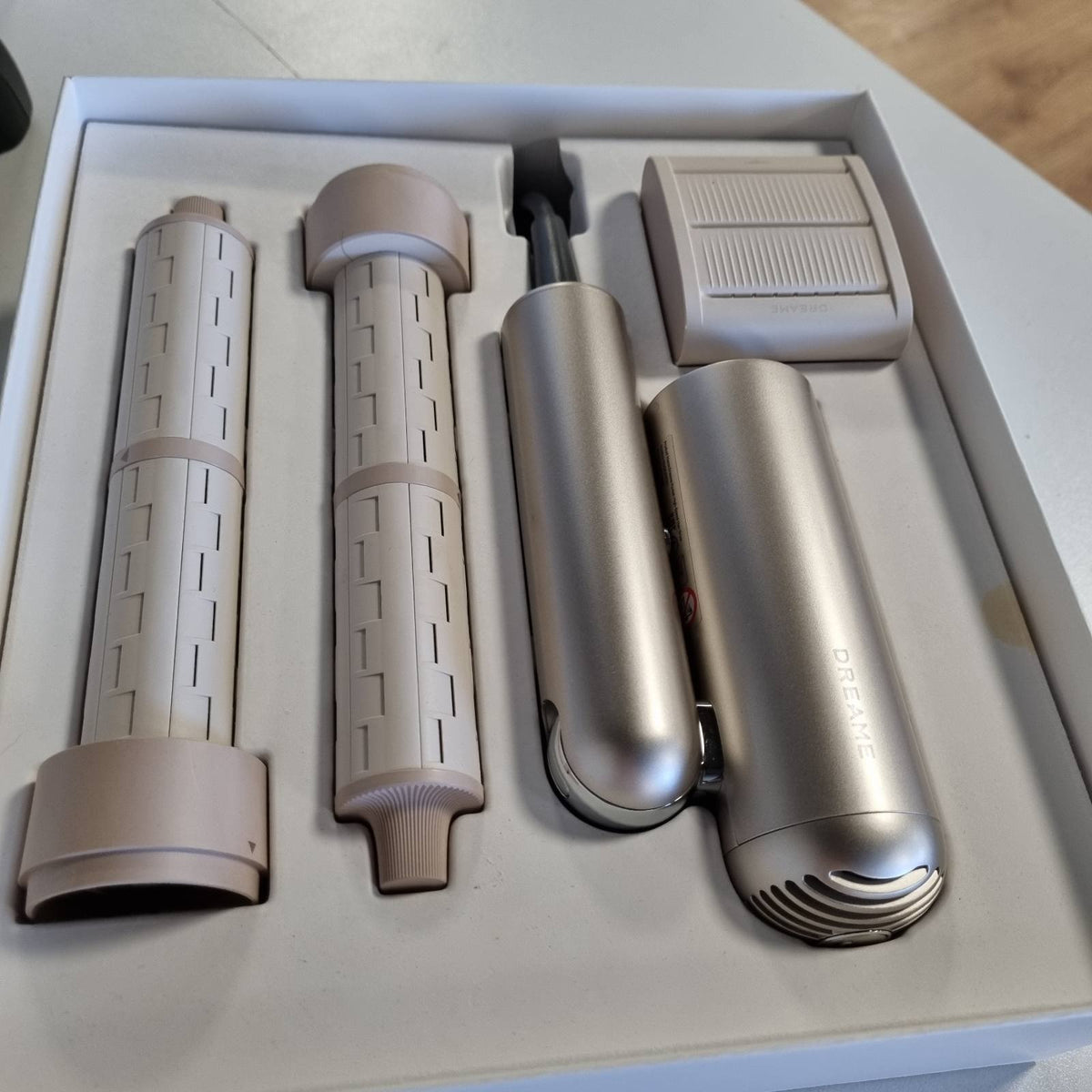 302716 - DREAME Tharëse flokësh me shpejtësi të lartë Pocket Neo, 300 g, motor 110,000 rpm, 300 milionë jone negative/cm³, konstante 57 °C, tharje NTC 40s, 2026 e re