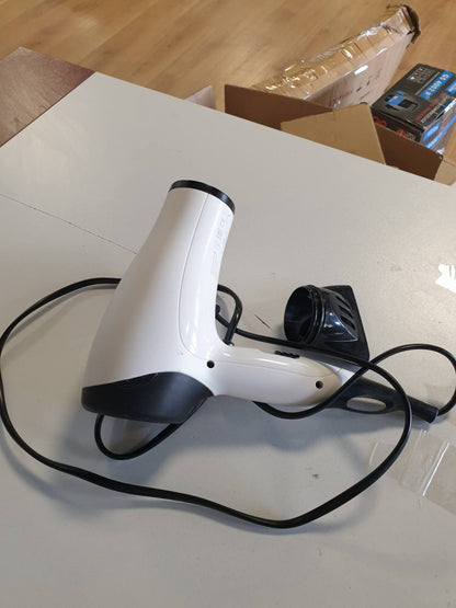 321243 - REMINGTON Tharëse flokësh Ionic, E lehtë dhe kompakte, 2000W, Dizajn kompakt, Grykë stilimi, Difuzor, 3 cilësime ngrohjeje, 2 cilësime ventilatori, Goditje e ftohtë, Cilësim Eco, Model D3015