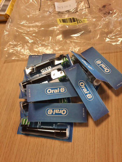 307369 - ORAL-B Koka Furçash Zëvendësuese Pro CrossAction për Furça Dhëmbësh Elektrike, 12 copë, E Zezë, Paketim i Përshtatshëm për Kuti Postare