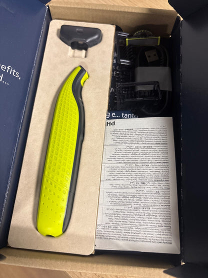 305832 - PHILIPS Prerës elektrik OneBlade 360 për mjekër, fytyrë dhe trup, 3 tehe 360, 3 krehër (1, 3, 5 mm), QP2824/31