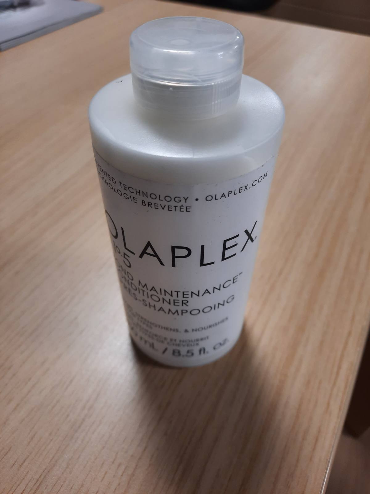 296857 - OLAPLEX Balsami Mirëmbajtës Nr. 5 Bond, 250ml, riparon, forcon dhe ushqen të gjitha llojet e flokëve, i lë flokët të butë dhe i shton shkëlqim