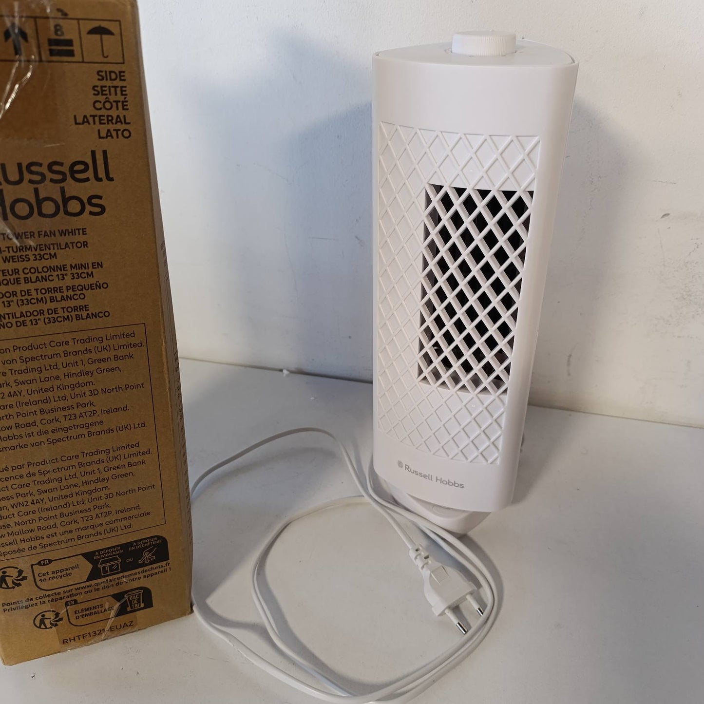 288385 - RUSSELL HOBBS Ventilator Mini-Tower RHTF1321, 33 cm, 3 shpejtësi, kënd lëkundjeje 75°, i bardhë