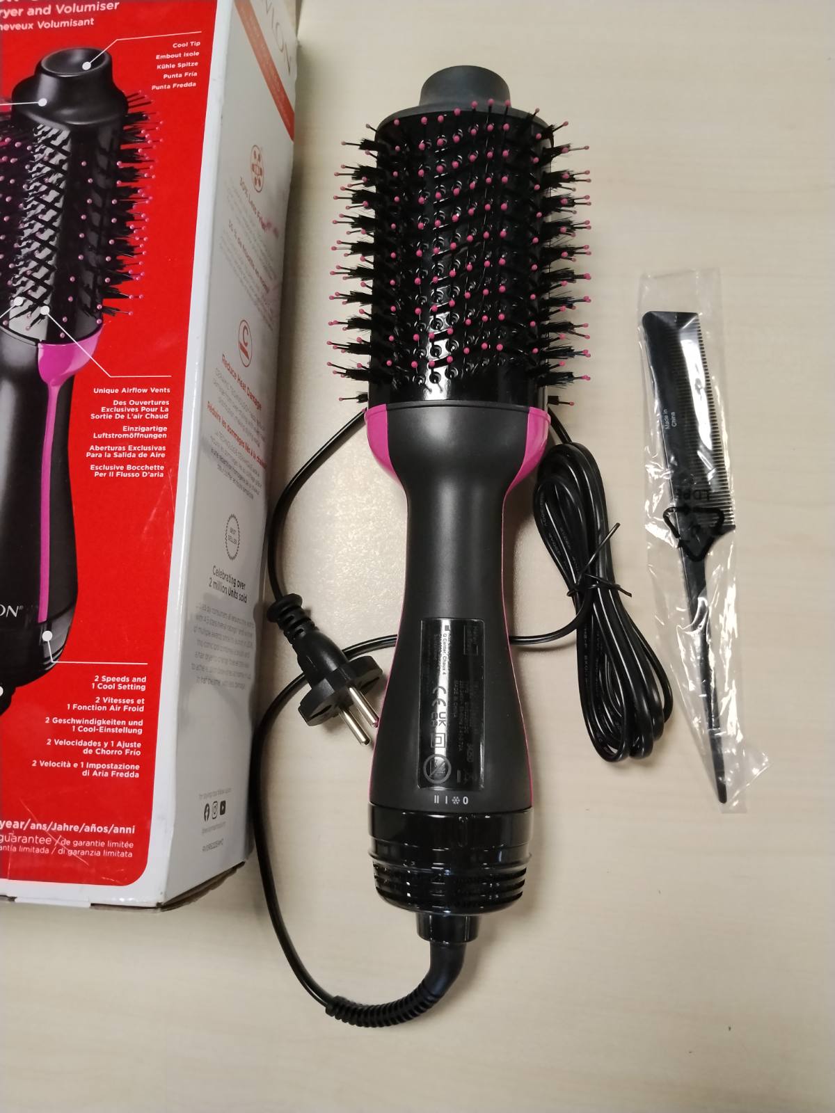 321064 - REVLON Tharëse flokësh me një hap dhe vëllimues, me krehër ndarës