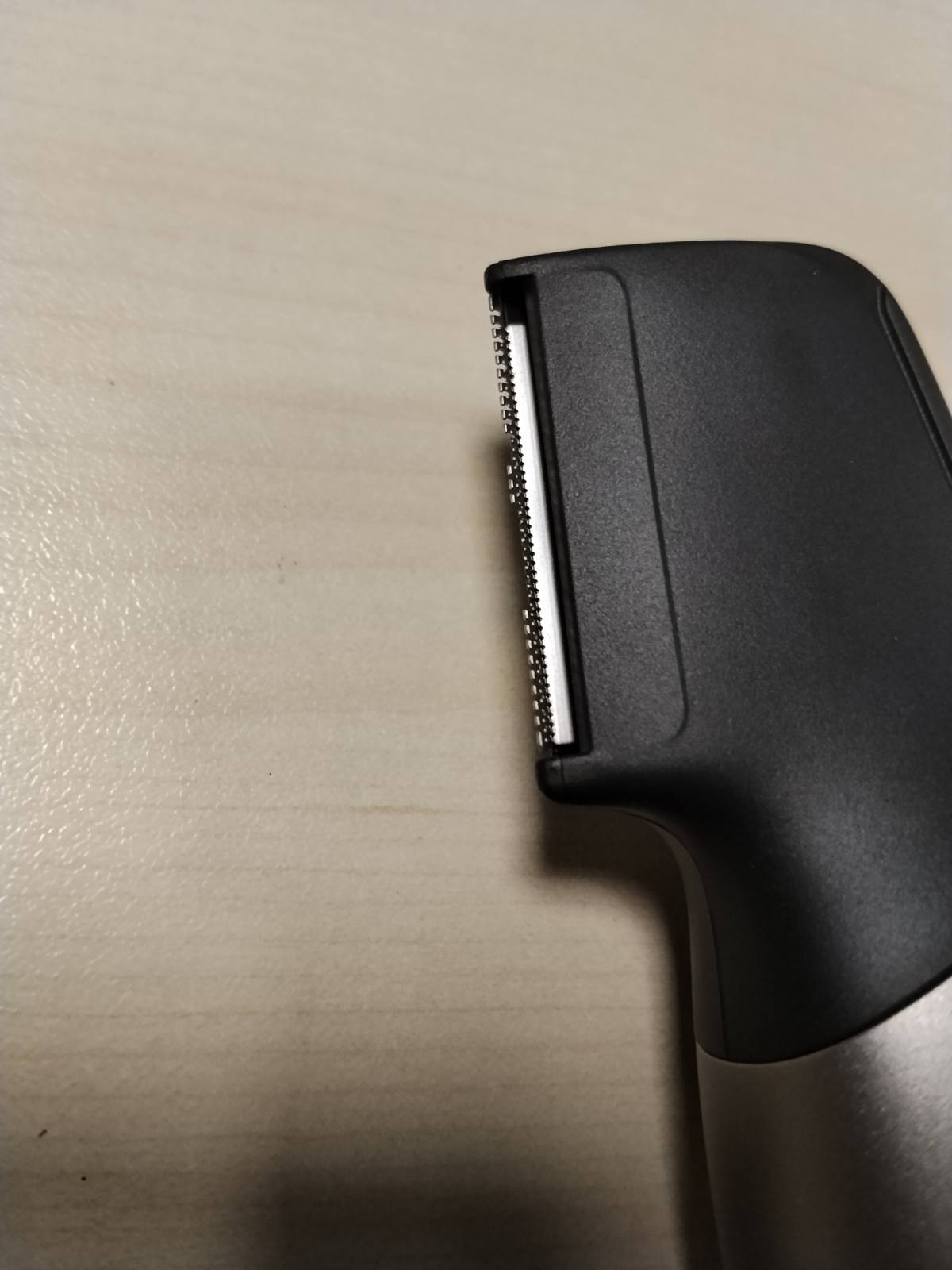 305724 - PANASONIC ER-GY60-H503, Makinë prerëse 2-në-1 për mjekër dhe trup, 20 gjatësi prerjeje, 4 aksesorë, jetëgjatësi baterie 50 minuta, karikim 1 orë, i lagësht dhe i thatë, Argjend.
