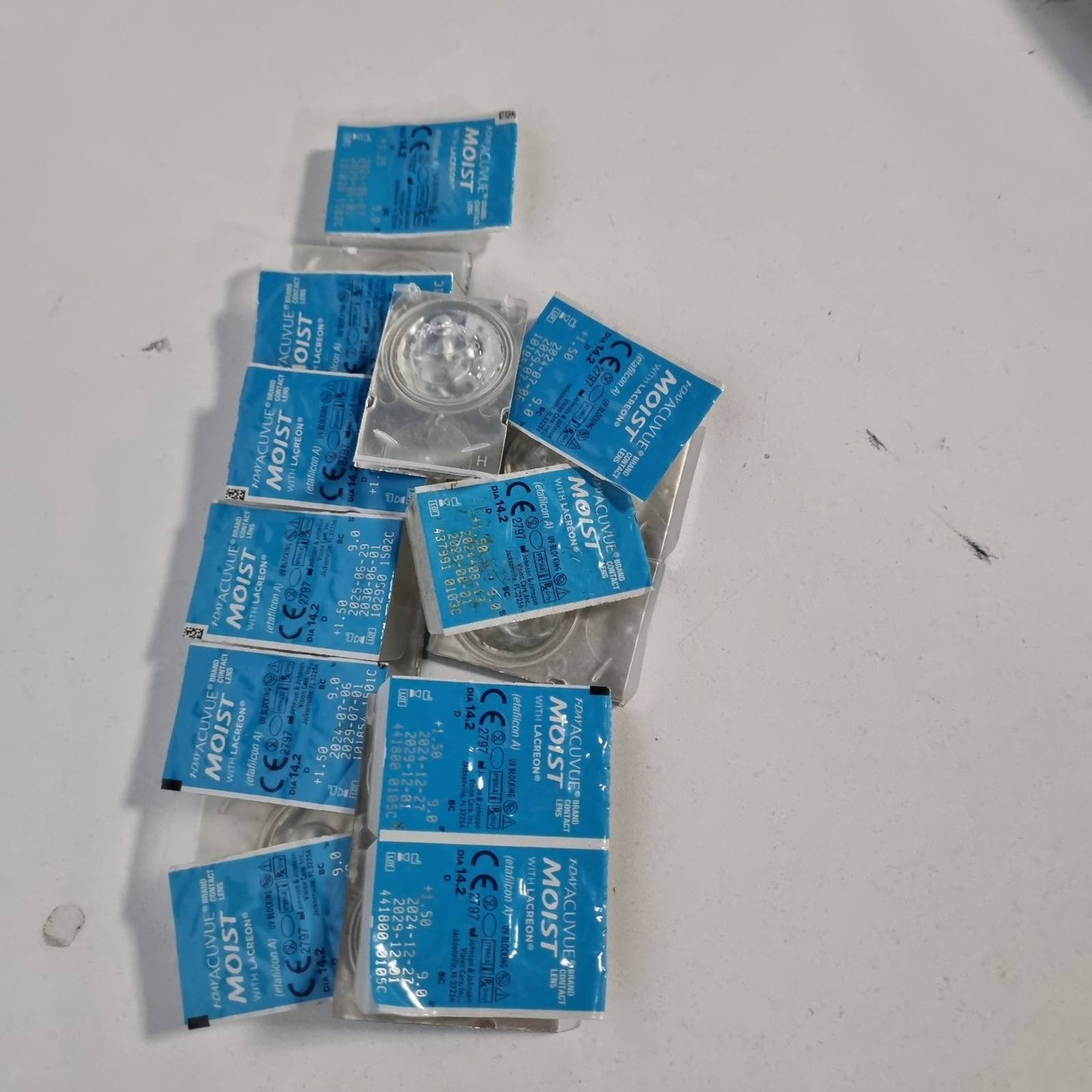 321165 - ACUVUE MOIST Lente kontakti ditore 1-Ditëshe për sy të ndjeshëm, 1.75 dioptri, BC 9, 30 lente, Mbrojtje UV
