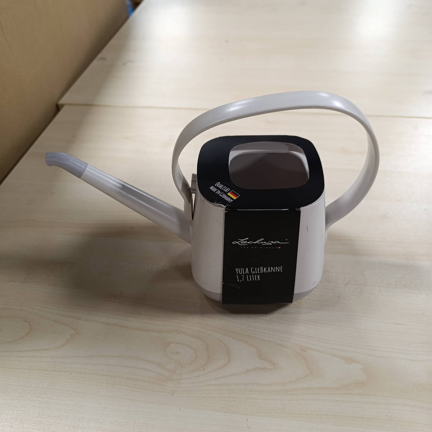322658 - LECHUZA YULA - Kovë ujitëse 1.7 l, ngjyrë e bardhë gri saten, 13860