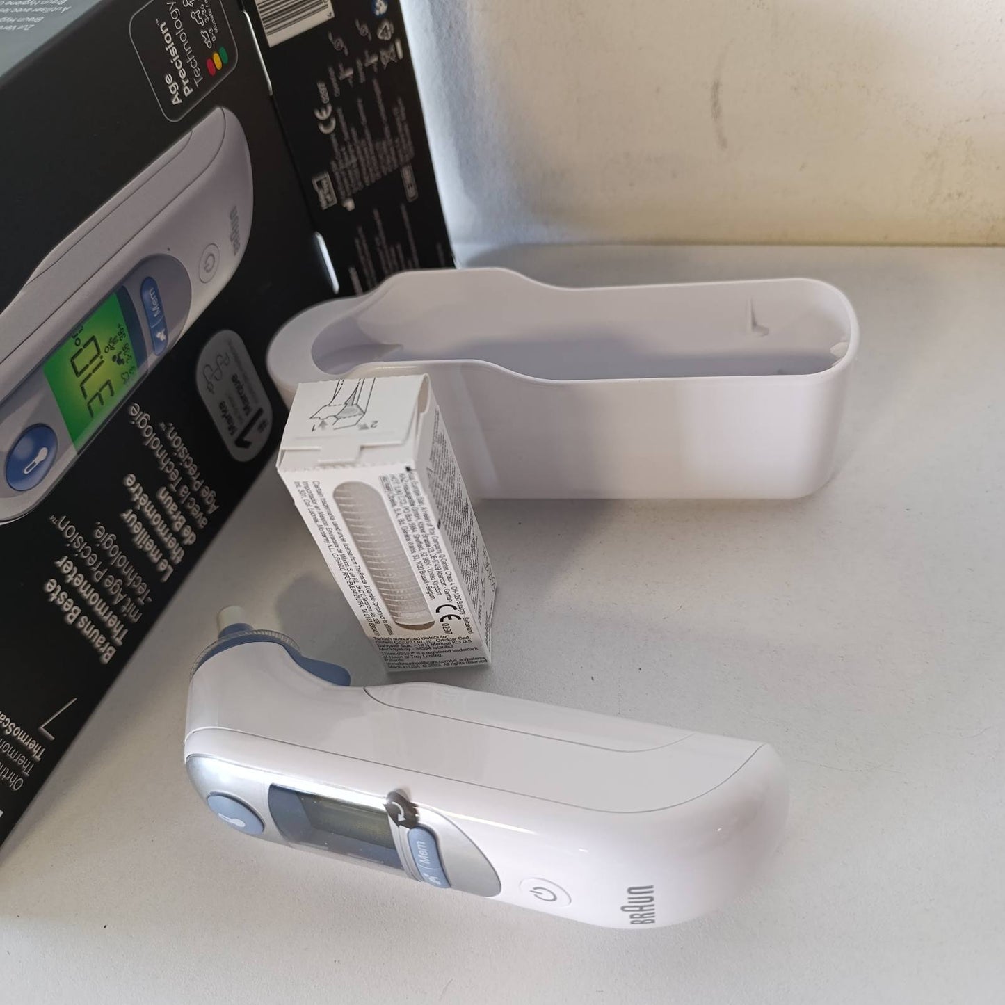 289641 - BRAUN ThermoScan 7 BRAIRT6520 - Termometër veshi - Teknologjia e Precizionit Age - Ekran dixhital me kodim ngjyrash - Miqësor për foshnje dhe fëmijë të vegjël