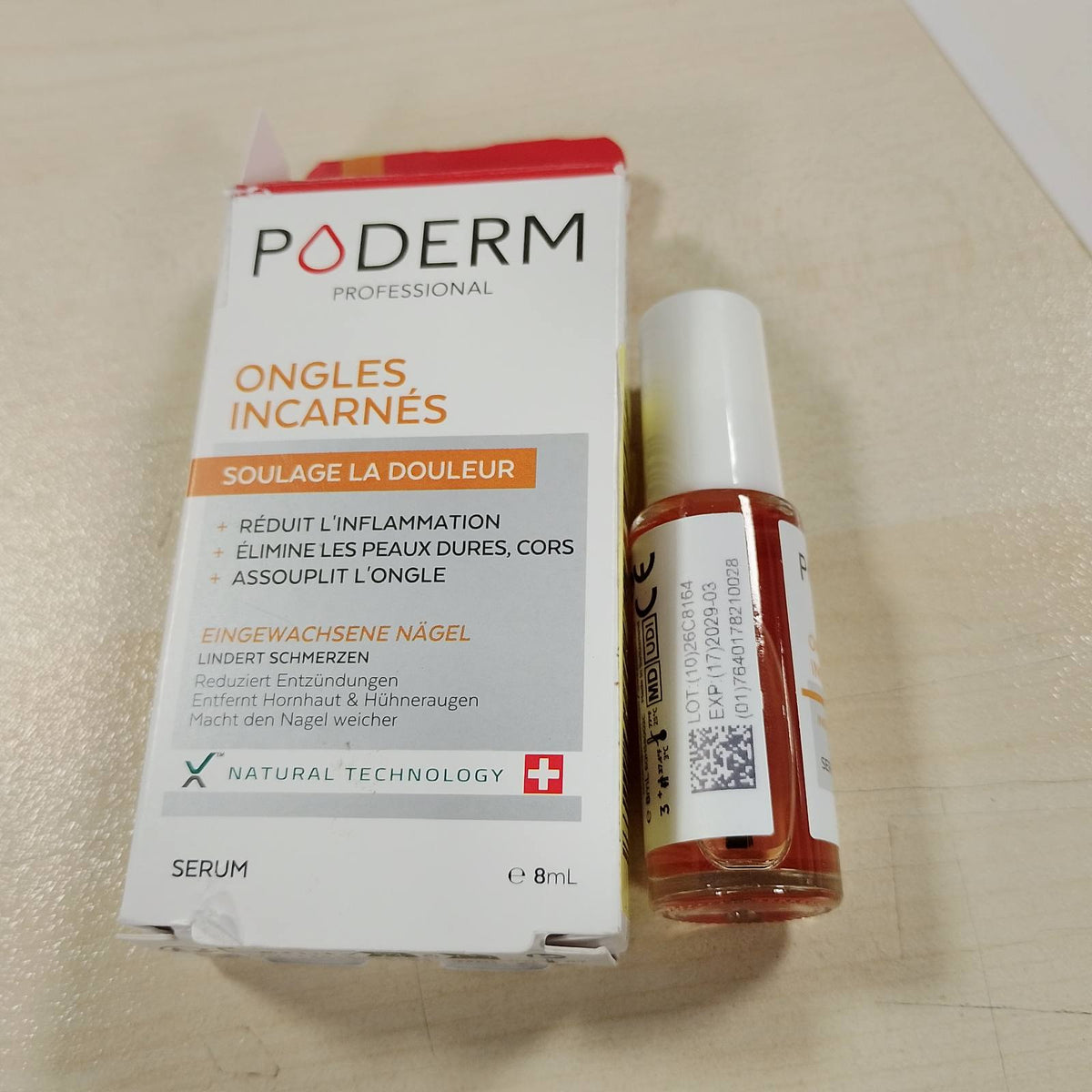 306347 - PODERM THONJ TË LAKURUAR TË RRËSHQITUR | Trajtim me bazë bimore | Kujdes profesional për këmbët dhe duart | I thjeshtë dhe i shpejtë | Prodhuar në Zvicër
