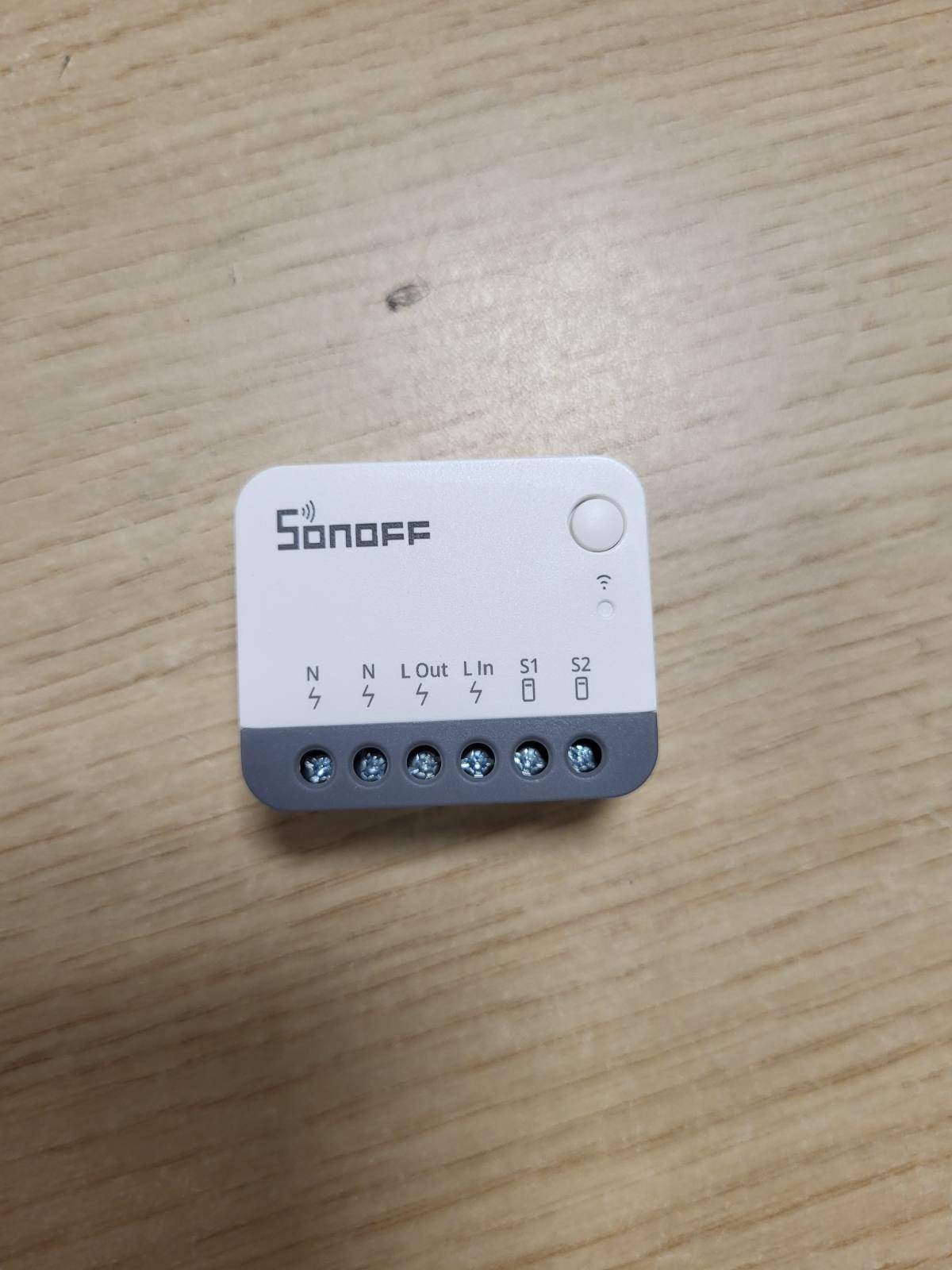322666 - SONOFF Ndërprerës inteligjent ZBMINIR2, Ndërprerës drite Smart Switch 3.0, Funksionon me Alexa dhe Google Home, Kërkohet qendër, Kërkohet teli neutral