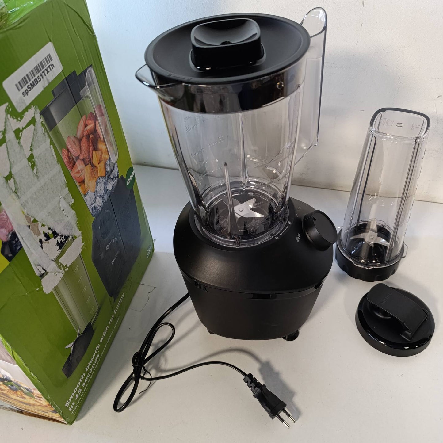 288348 - PHILIPS Mikser me Stacion HR2041/41, 450 Vat, Teknologji ProBlend, Enë Plastike 1.9 Litra, përfshirë Shishe për Pije, e Zezë