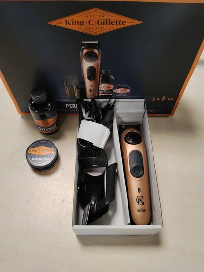 289523 - KING C. GILLETTE Kit për mjekër për meshkuj, makinë prerëse elektrike dhe 2 produkte për kujdesin e fytyrës.