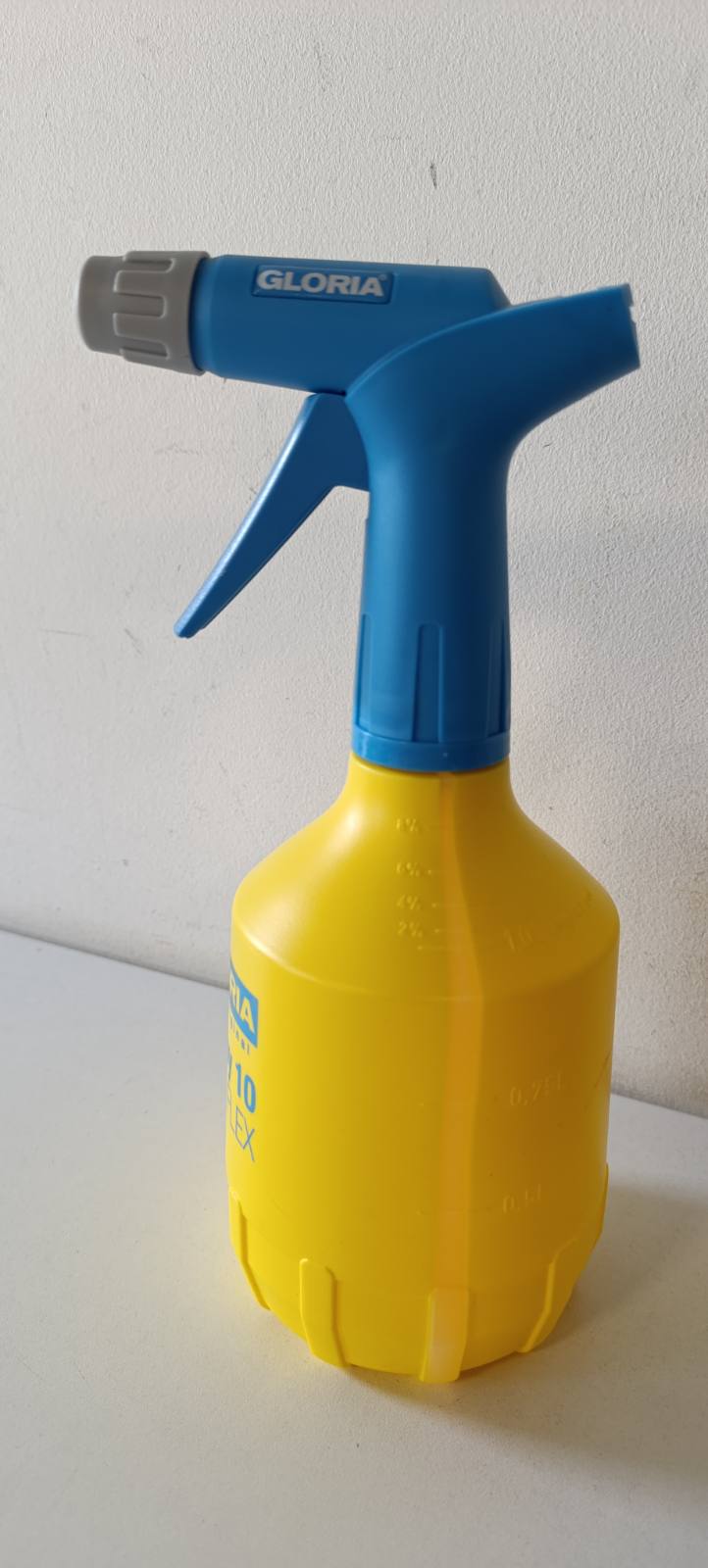 322737 - GLORIA Spërkatës dore Hobby 10 Flex | Shishe spërkatëse 1 L me pompë me veprim të dyfishtë | Spërkatës me pompë 360° | Grykë e rregullueshme prej bronzi | Spërkatës bimësh për kopsht, ballkon, bimë shtëpie dhe fidanë