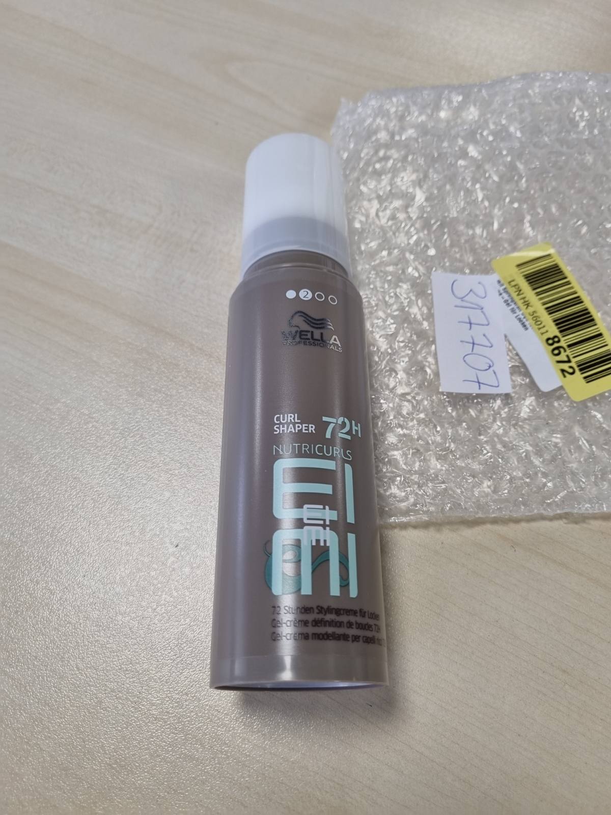 317707 - WELLA EIMI NUTRICURLS CURL SHAPER – KREM-XHEL PËR FLOKË PËR KËCURRELA JOSHËSE DHE TË FORTA – 150 ml