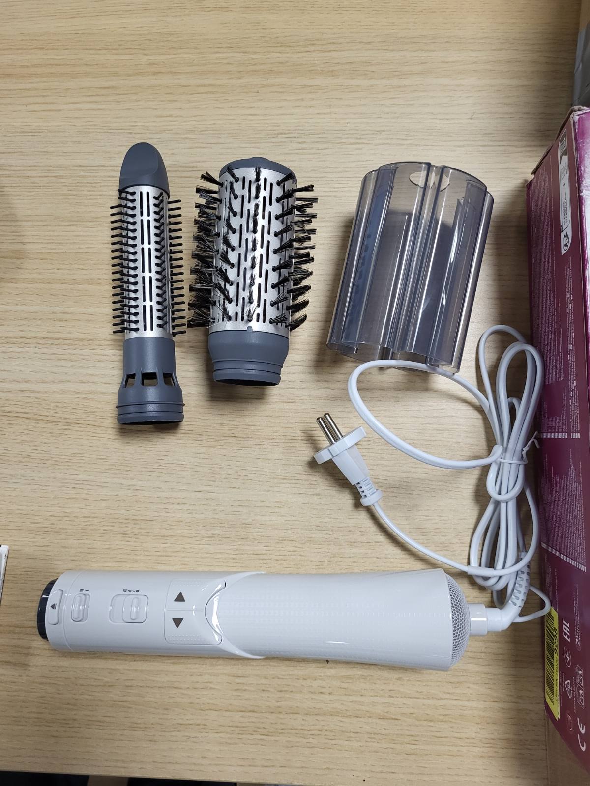 315690 - PHILIPS AirStyler Series 7000: Stilues flokësh me 2 aksesorë (Modeli BHA710/00)