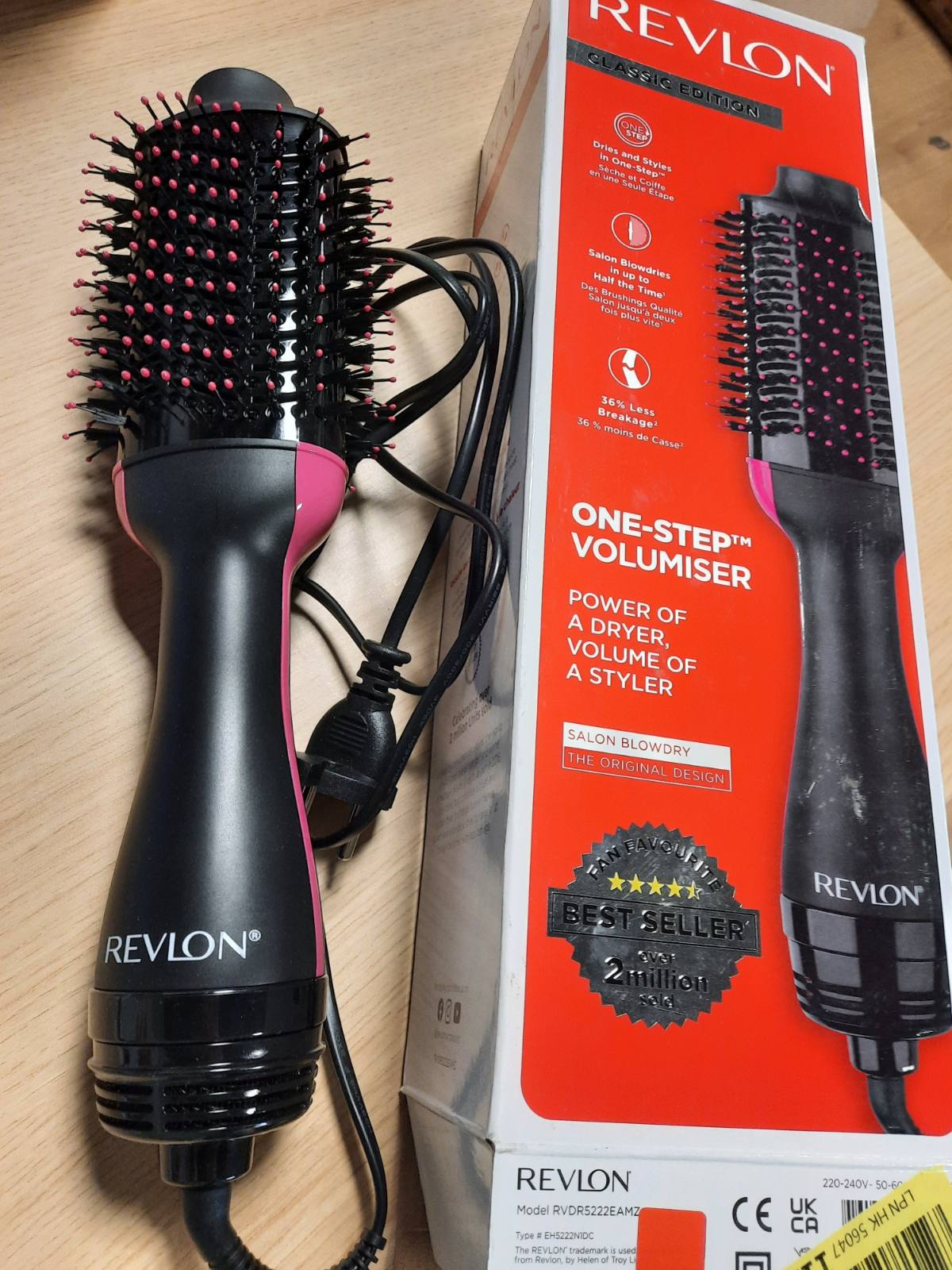 301899 - REVLON Tharëse flokësh me një hap dhe vëllimues Salon me krehër ndarës