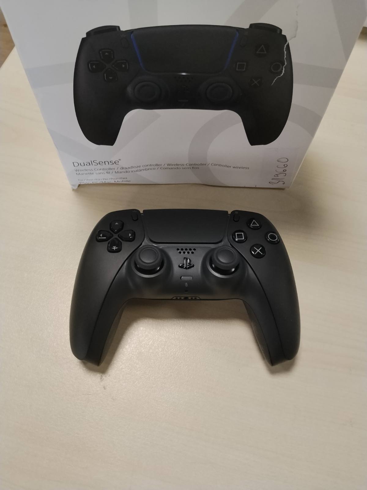319660 - SONY DUALSENSE KONTROLLUES PA TEL, I ZI MESNATE - VERSIONI NDËRKOMBËTAR