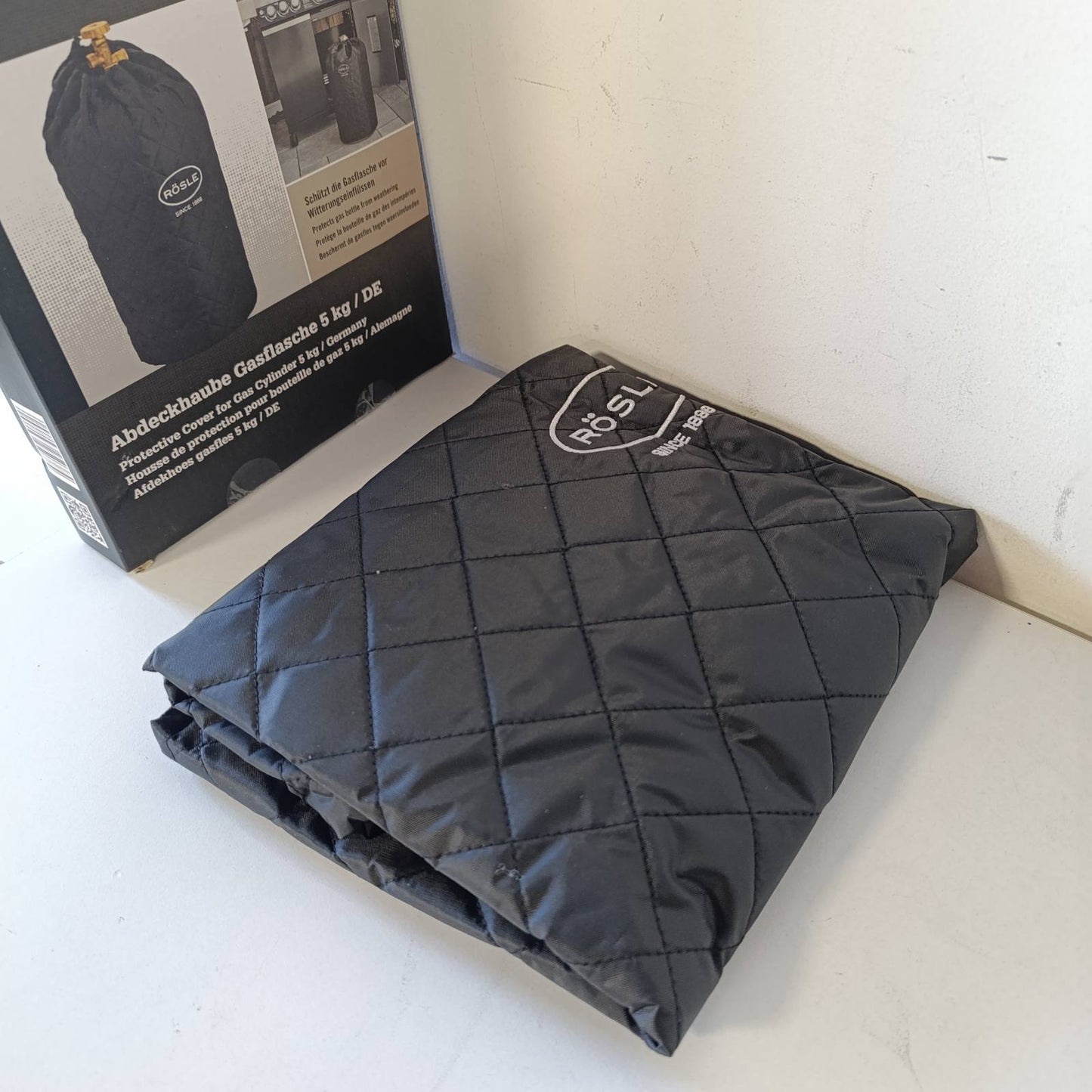 288998 - RÖSLE Mbulesë për cilindra gazi 5 kg, 100% poliester, mbyllëse Velcro, lidhëse, e zezë