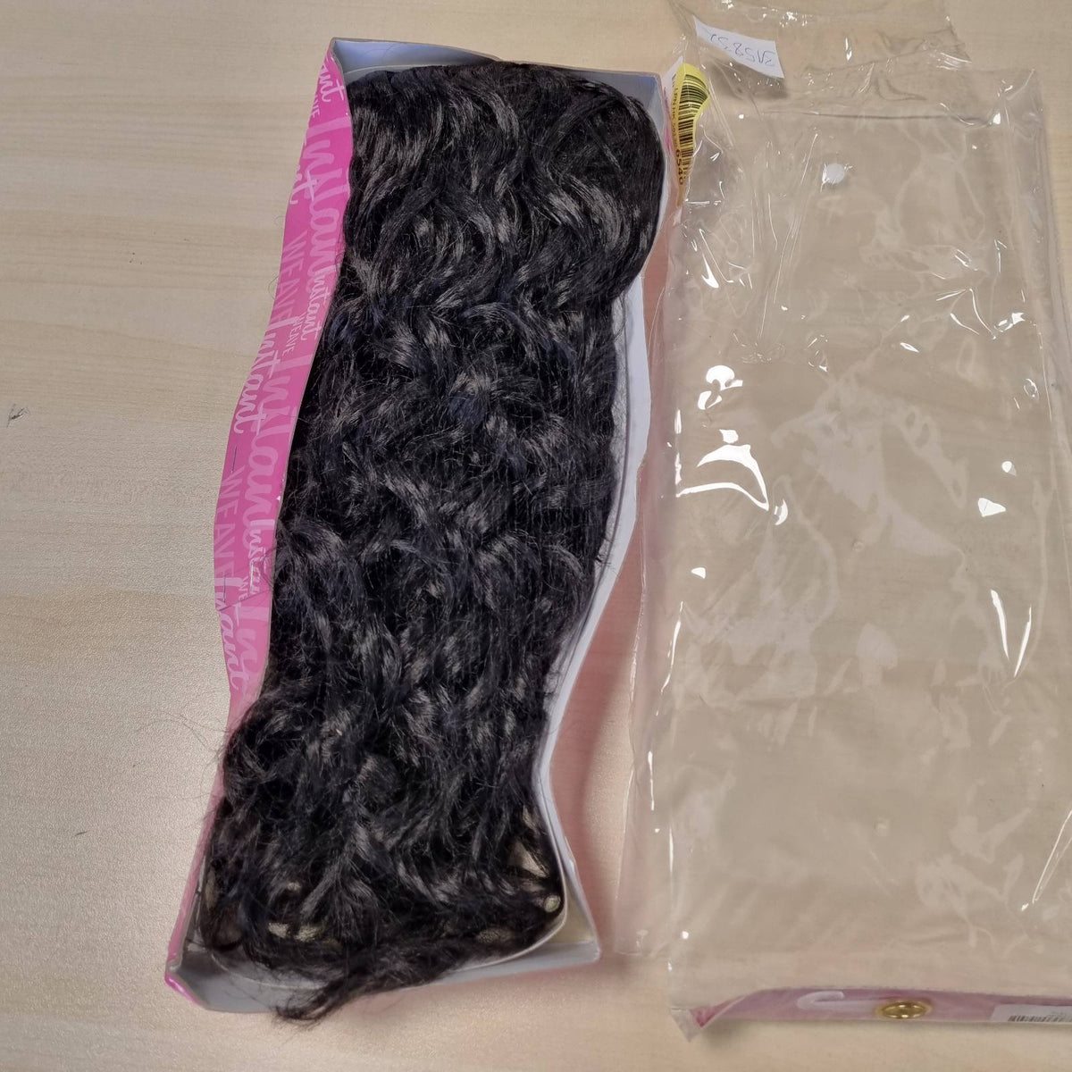 315832 - SENSATIONNEL Instant Weave Synthetic Halfwig - HZ 7047 - 1B