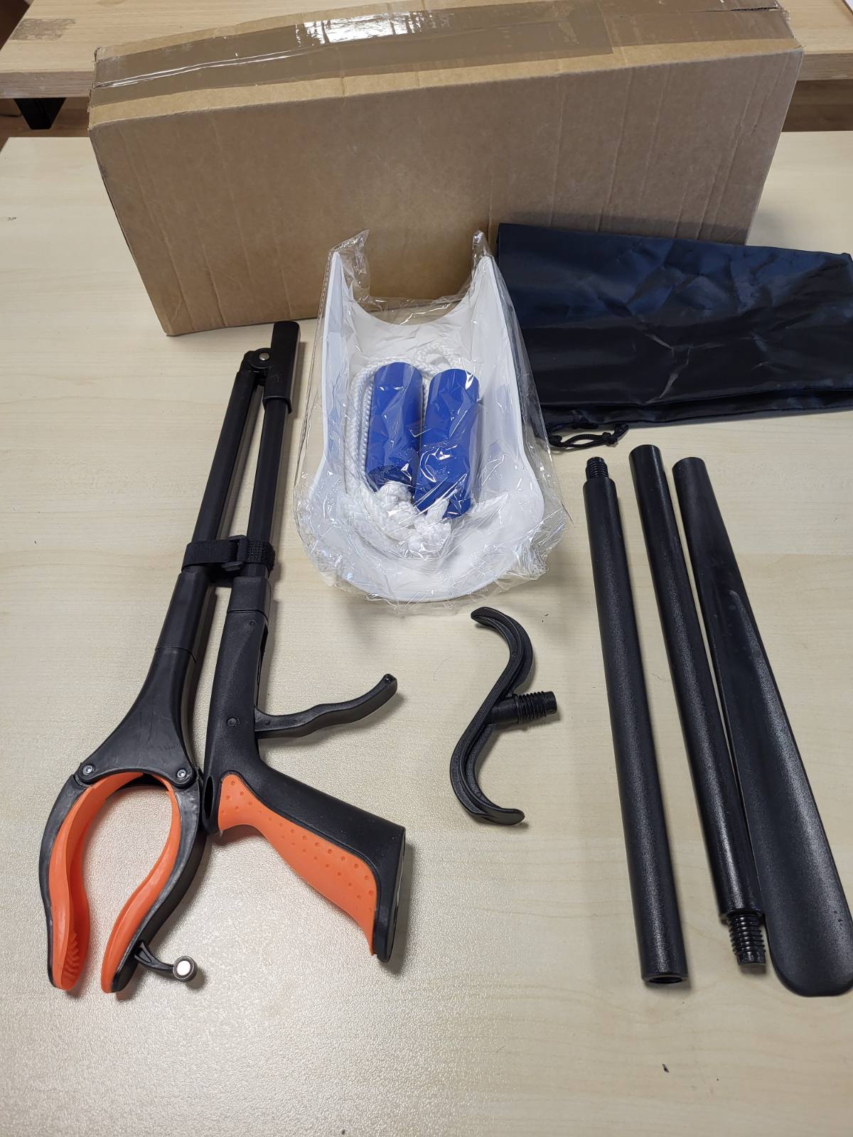 275359 - Sete rehabilitimi për kirurgji të gjurit dhe të legenit, 4 pjesë ndihmëse për fashim, përfshin kapëse të palosshme 80 cm, tërheqëse çorapesh, brirë këpucësh, shkop ndihmës