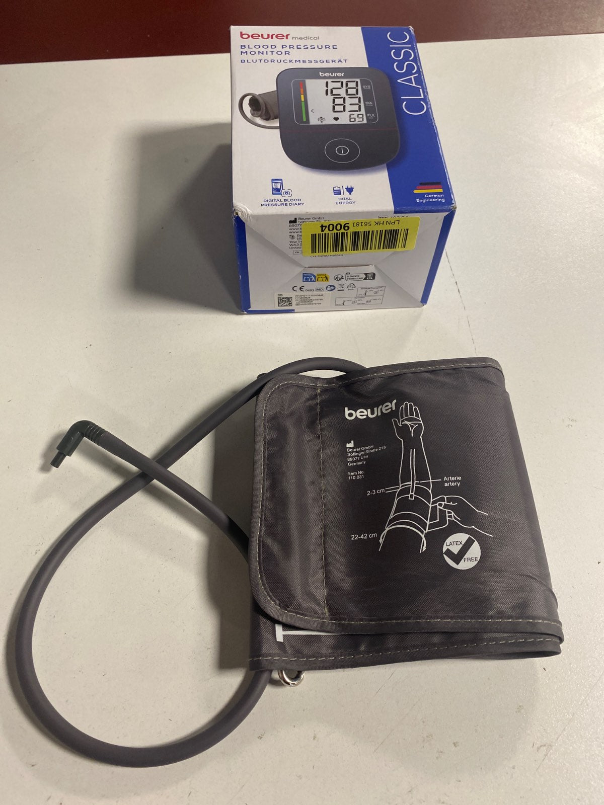321413 - MONITOR TENSIONI I GJAKUT BEURER BM 25 PËR KRAHUN E SIPËRM, FUNKSIONIM I THJESHTË ME NJË BUTON, MATJE E SAKTË, ZBUKIM I ARITMISË, ME PORT USB-C, MANSHTETË, TRANSFERIM TË DHËNASH NË APPLE HEALTH DHE APLIKACIONE TË NGJASHME, BLU